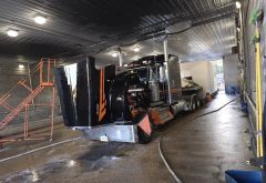 Finish Line Truck Wash photo 2