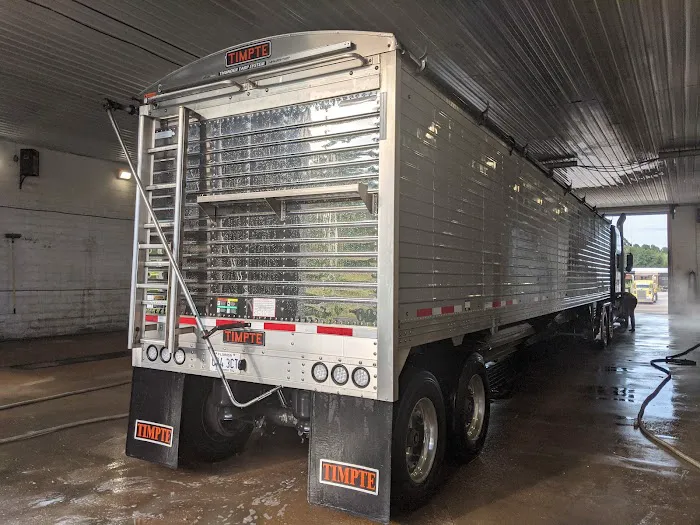 Finish Line Truck Wash Picture 10