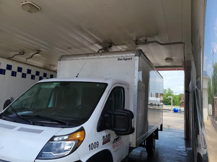 Jerry's Express Car Wash Picture 7