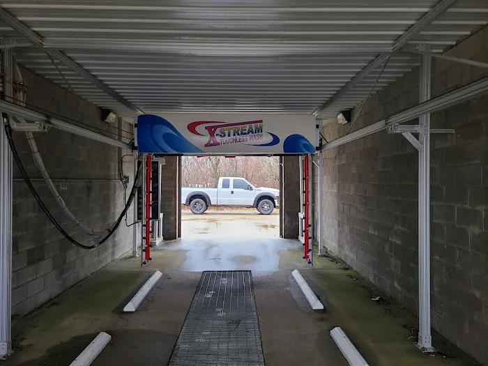 Halo Car Wash Picture 2