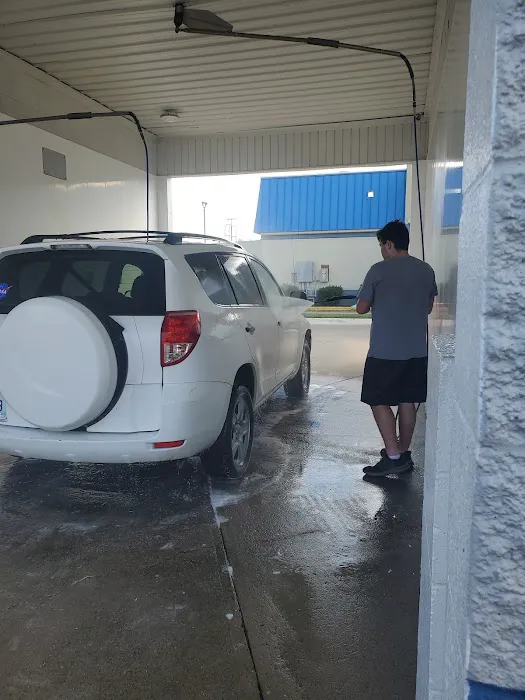 Soak-n-Wet Car Wash Picture 8