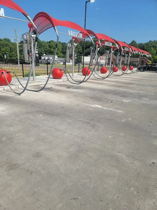 Tommy's Express® Car Wash Picture 4