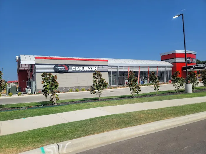 Tommy's Express® Car Wash Picture 5