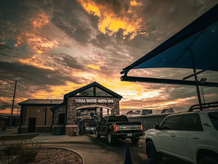 Tidal Wave Auto Spa | Car Wash Picture 4