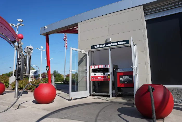 Tommy's Express® Car Wash Picture 4