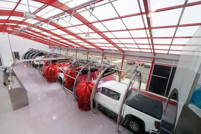 Tommy's Express® Car Wash Picture 5