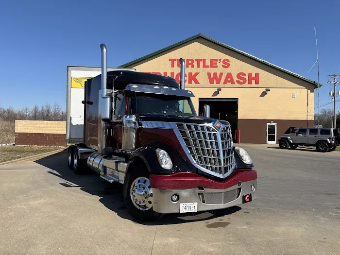 Turtle's Truck Wash Picture 4
