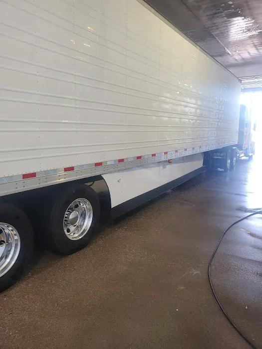 Turtle's Truck Wash Picture 8