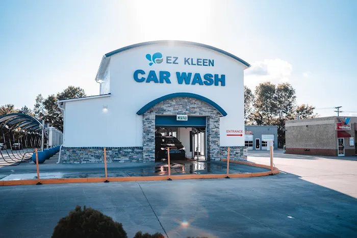 EZ Kleen Car Wash Picture 3