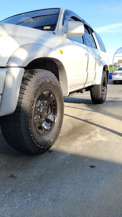 EZ Kleen Car Wash Picture 10