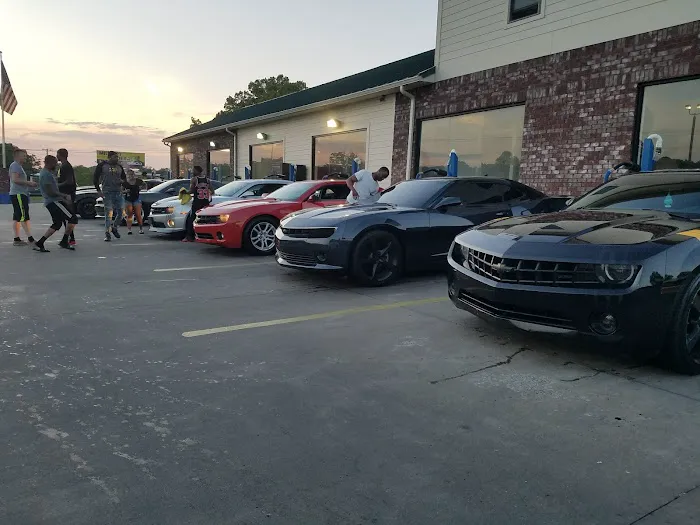 Screaming Eagle Express Car Wash Picture 1