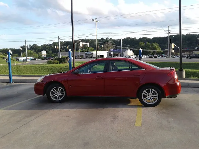 Screaming Eagle Express Car Wash Picture 3