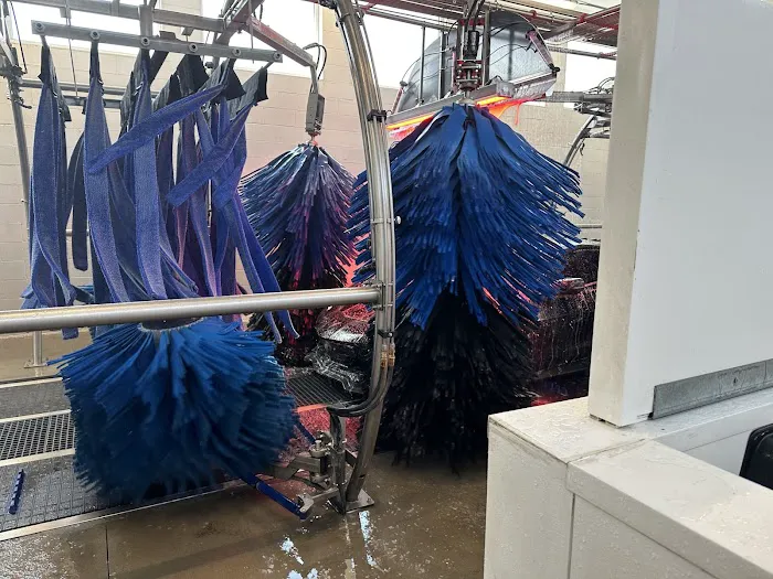 Vivid Express Car Wash Picture 8