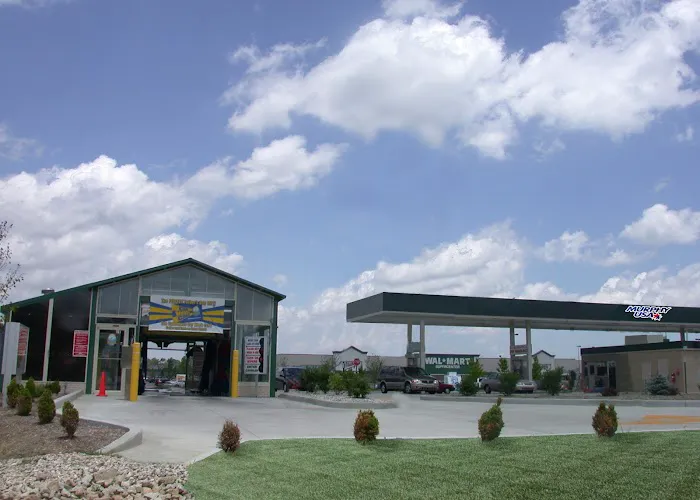 Lighthouse Carwash Picture 2