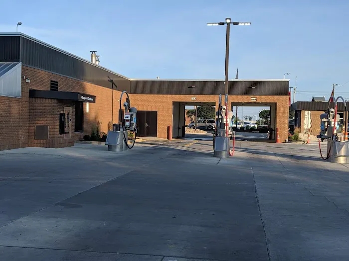 Crew Carwash Picture 3