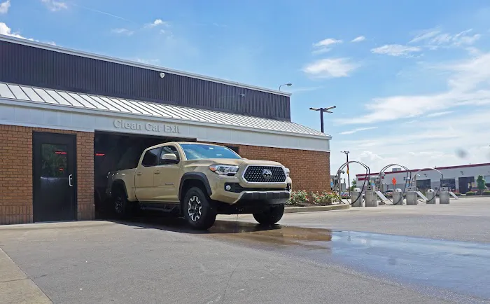 Crew Carwash Picture 7