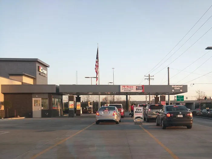 Crew Carwash Picture 6