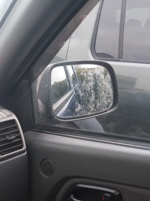 Bubble Land Car Wash Picture 3