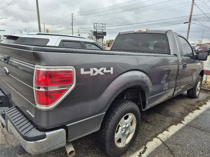 Classy Car Wash Picture 4