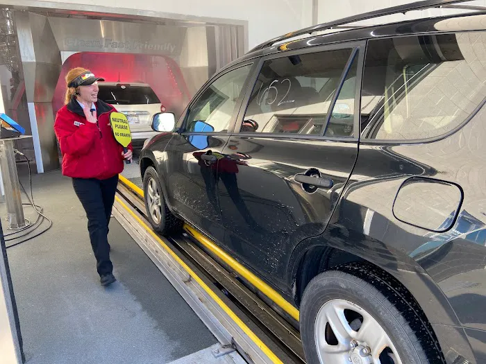 Crew Carwash Picture 6