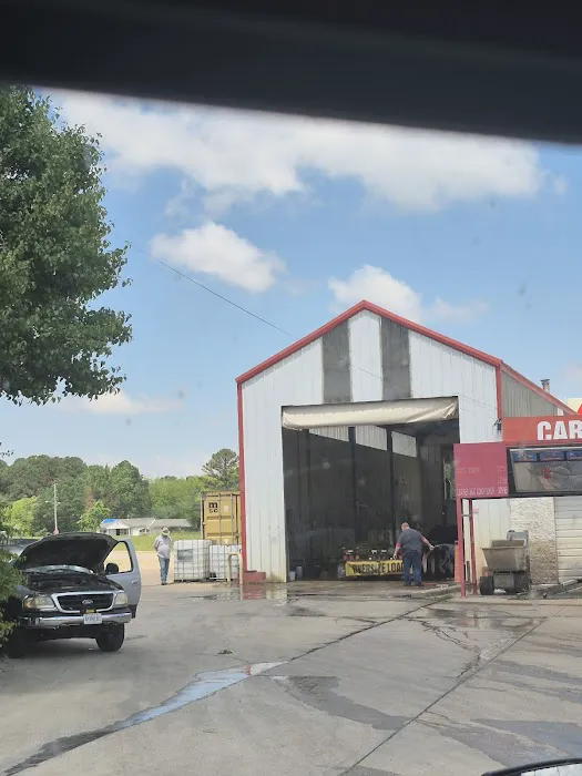 B&B Truck Wash Picture 2