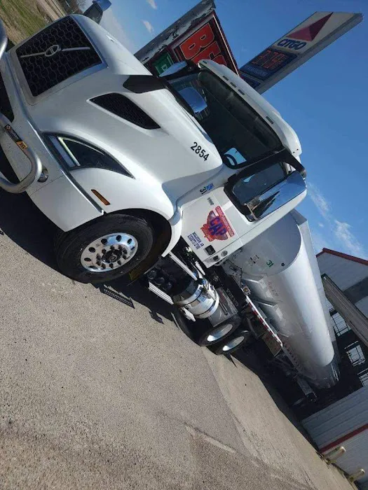 B&B Truck Wash Picture 9