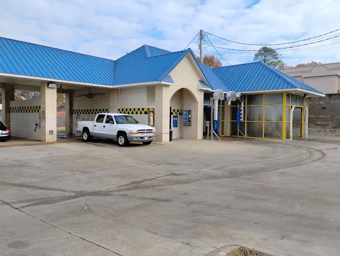 Wizard Car Wash Picture 3