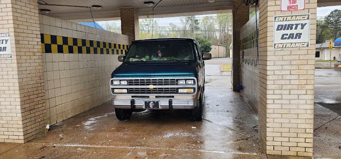 Wizard Car Wash Picture 9