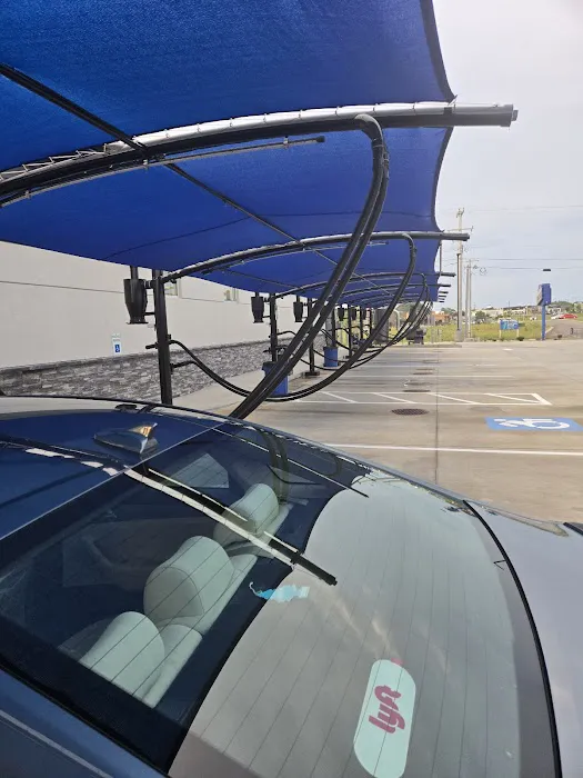 Whistle Express Car Wash Picture 4