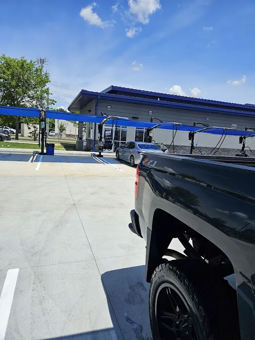 Whistle Express Car Wash Picture 7