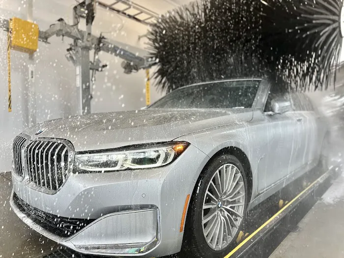 Whistle Express Car Wash Picture 6