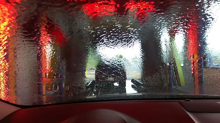 Screaming Eagle Express Car Wash Picture 8