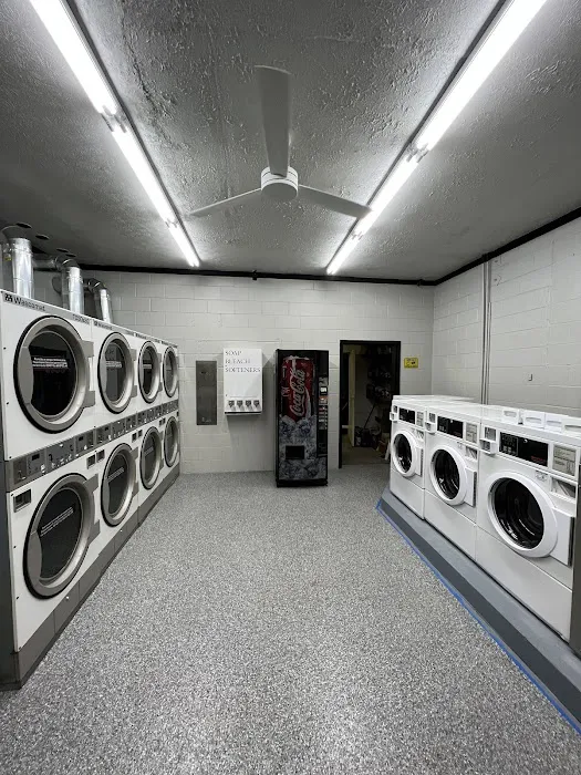 Stop and Wash - Car Wash & Coin Laundry Picture 5