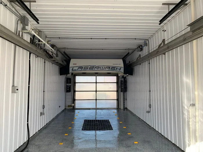 Dirty Deeds Auto Wash Picture 6