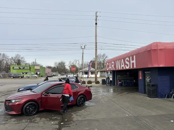 Kopetsky's Full Service Car Wash Picture 2