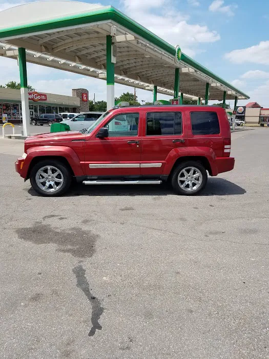 Kopetsky's Full Service Car Wash Picture 7