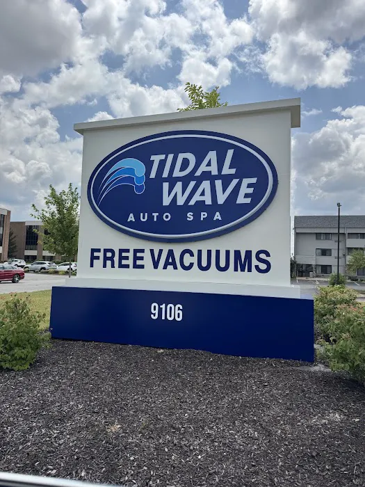 Tidal Wave Auto Spa | Car Wash Picture 7