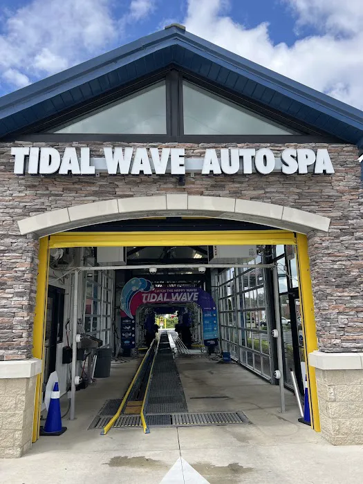 Tidal Wave Auto Spa | Car Wash Picture 8