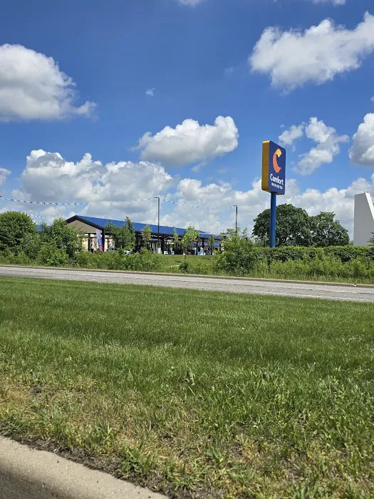 Tidal Wave Auto Spa | Car Wash Picture 4