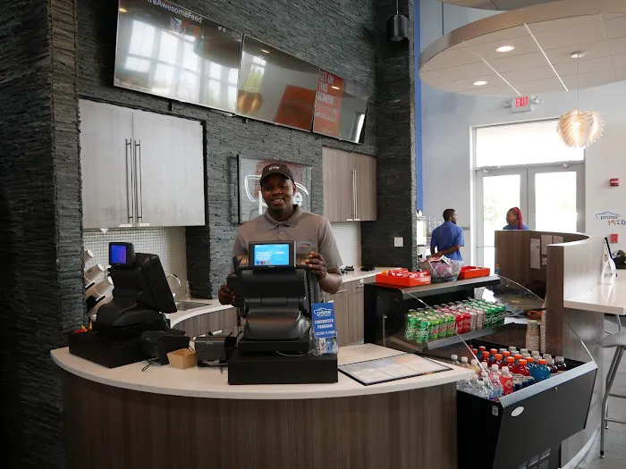 Prime Car Wash Picture 2