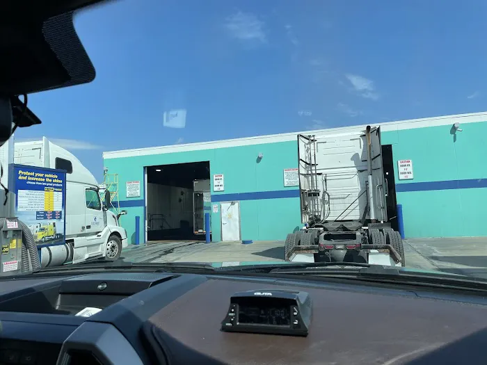 Blue Beacon Truck Wash of Indianapolis, IN Picture 5