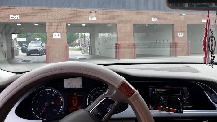 Crew Carwash Picture 4