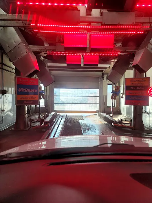 Crew Carwash Picture 3