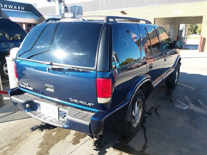 Crew Carwash Picture 8