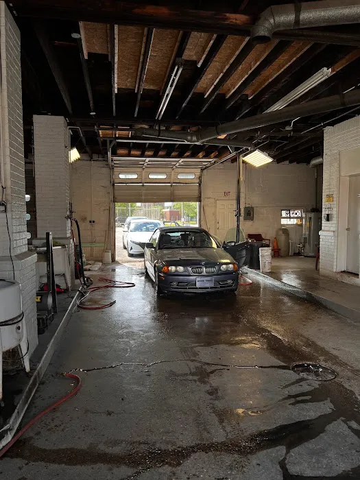 Swancy's Auto Salon Picture 3