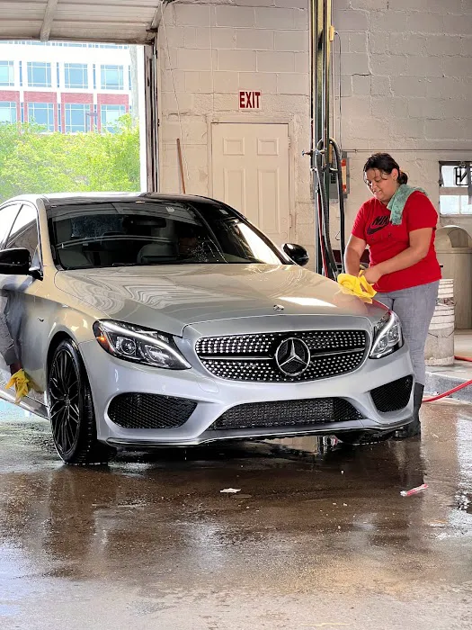 Swancy's Auto Salon Picture 4