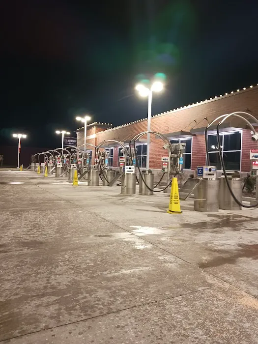 Crew Carwash Picture 9