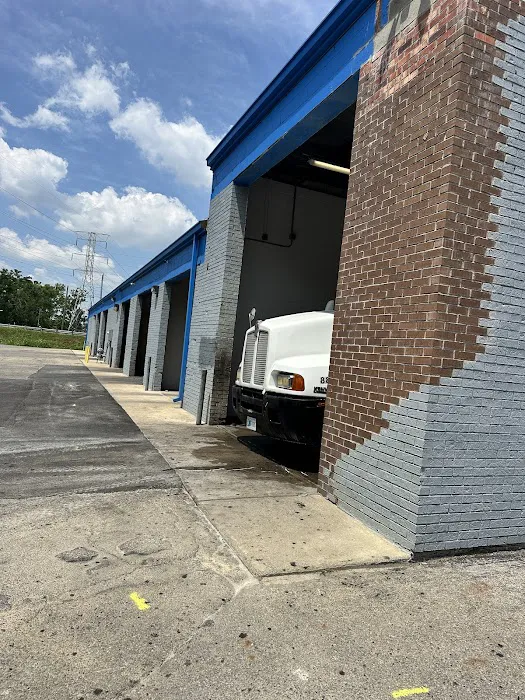 Self Service Car wash Picture 4