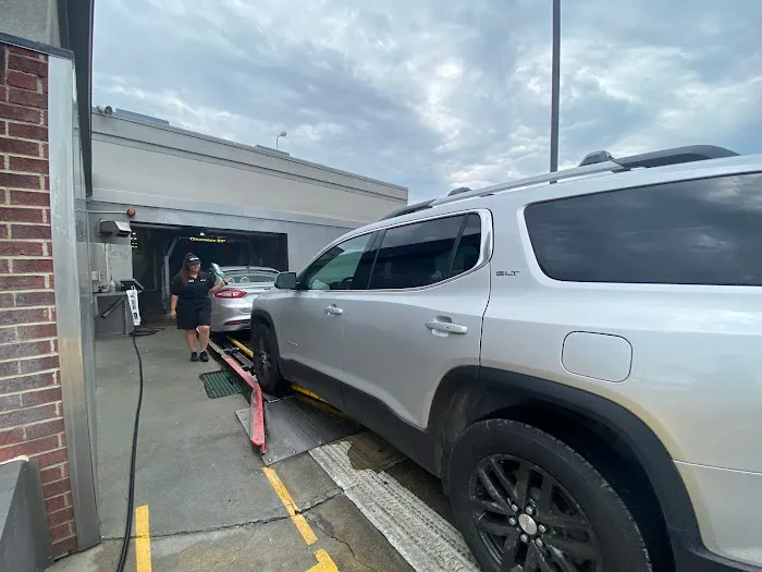 Crew Carwash Picture 10