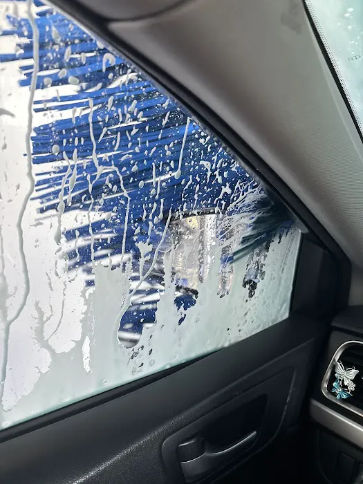 Tidal Wave Auto Spa | Car Wash Picture 4